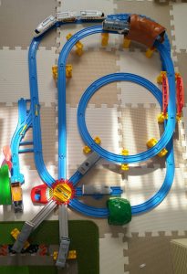 5歳児が作るプラレール転車台レイアウト